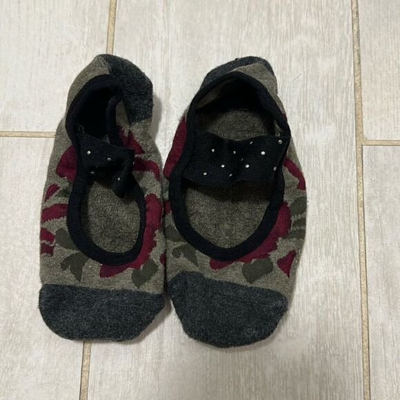 Tavi Noir grip socks worn one time. - Picture 1 of 2